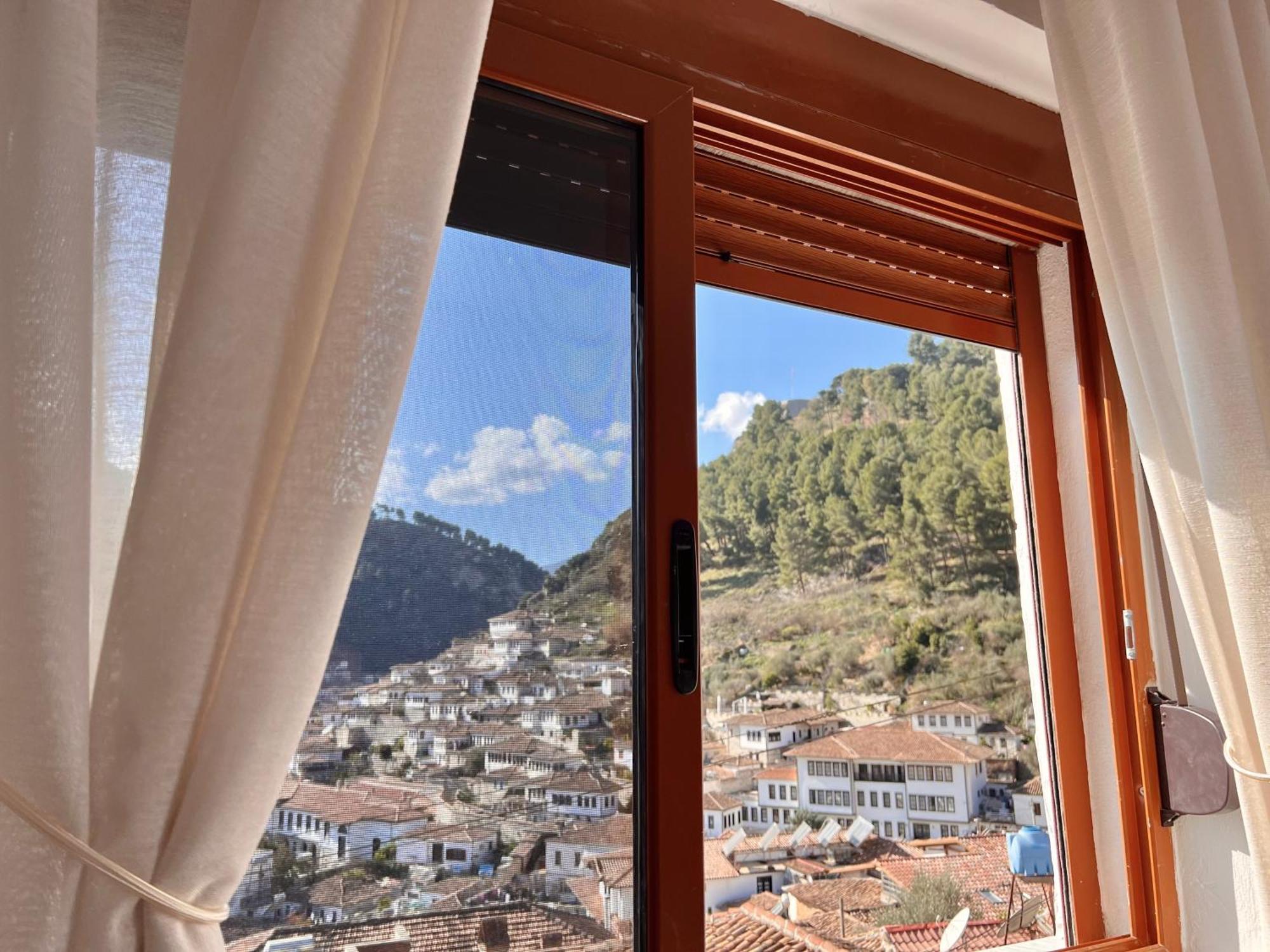 Villa Dona Berat Exteriér fotografie